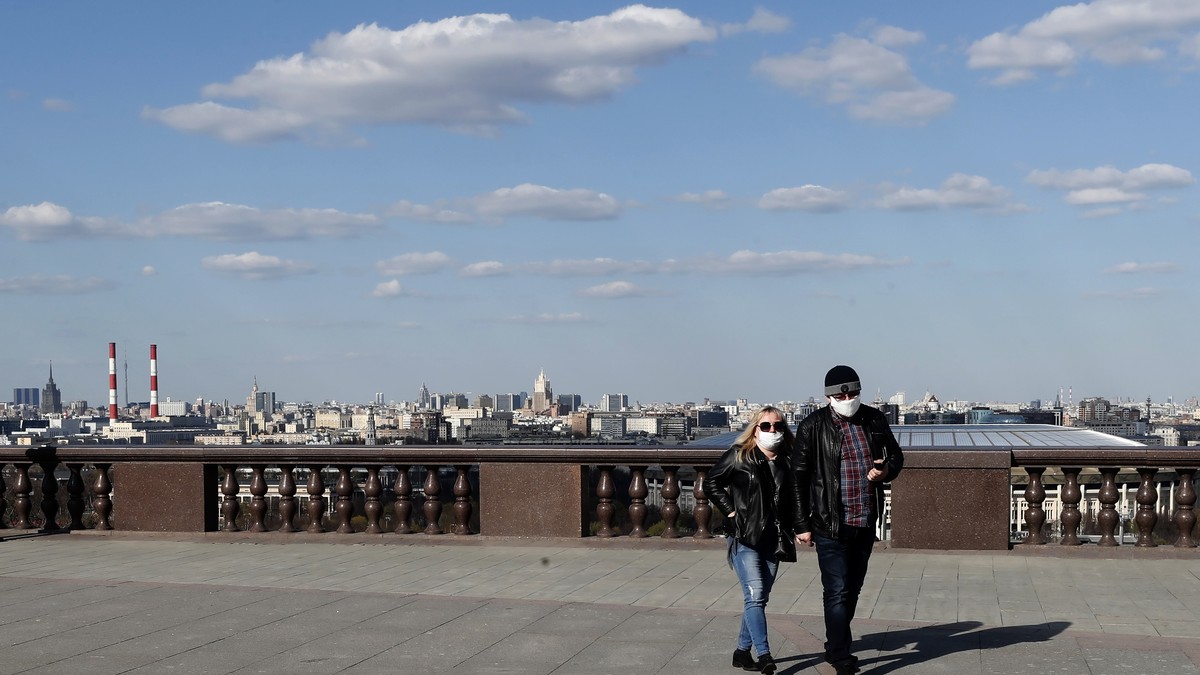 Prin parcurile din Moscova nu mai circulă mai nimeni
