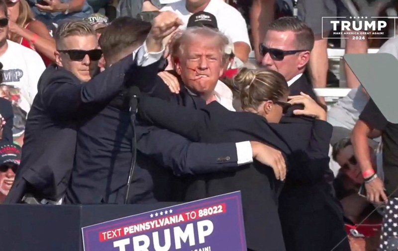 LIVETEXT: Tentativă de asasinare a lui Donald Trump. Fostul președinte, lovit de un glonț în timp ce era pe scenă. Toate detaliile