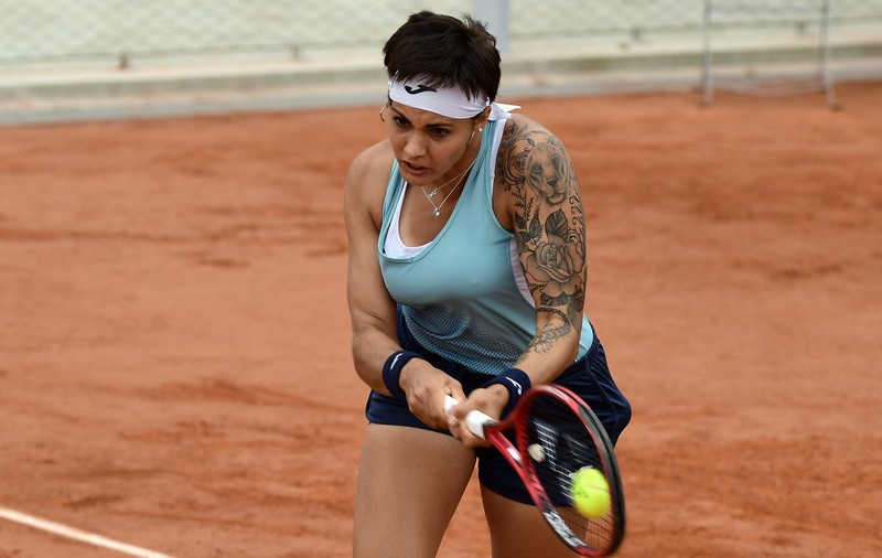 Ea a eliminat-o pe Sorana Cîrstea în turul 2 la Roland Garros. Aliona Bolșova Zadoinov este spaniolă de origine moldoveană | GALERIE FOTO