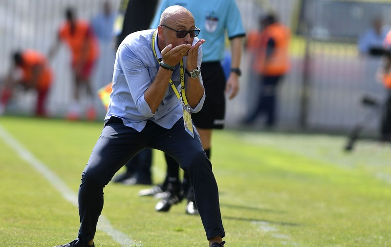 Leo Grozavu ar fi lovit doi jucători de la Sepsi. ”S-au acumulat frustrări, nervi”