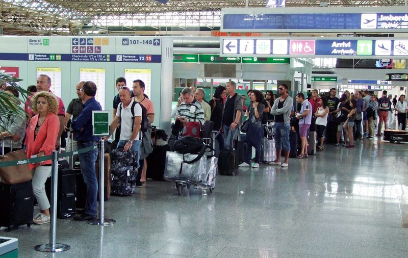 Tot ce trebuie să știi când îți cumperi bilet de avion | Așa eviți orice capcană