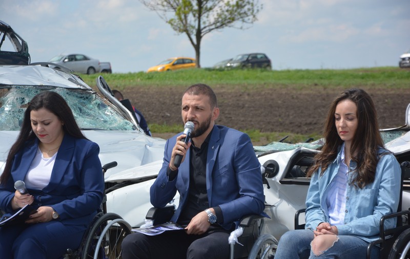 Ștefan Mandachi, afaceristul care a construit primul metru de autostradă din Moldova, conferință de presă în scaun cu rotile, alături de victime ale accidentelor rutiere