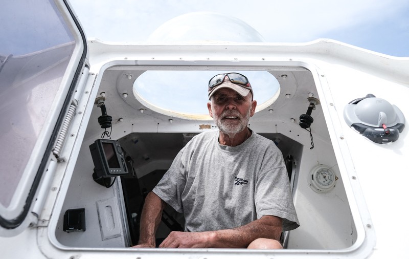 Un cunoscut aventurier francez de 75 de ani a murit după ce a încercat să traverseze Oceanul Atlantic într-o canoe