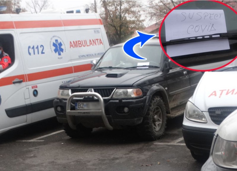 Pacienții cu simptome COVID așteaptă în curtea unității medicale să li se facă loc în spital. Foto: Buzoienii.ro
