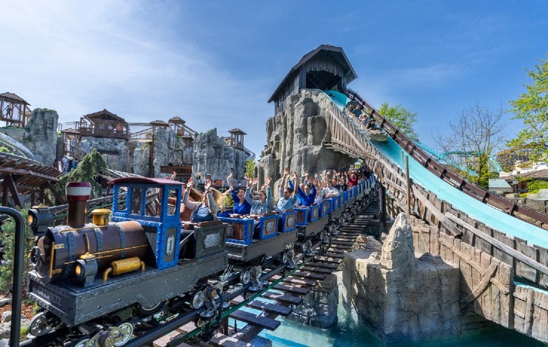 Parcul de distracții din Europa care a depășit Walt Disney World și Universal Studios. A fost desemnat cel mai bun parc tematic din lume pentru a zecea oară
