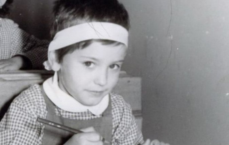 Acum este cea mai tare prezentatoare de la noi! Uite cum arăta în clasa I! FOTO