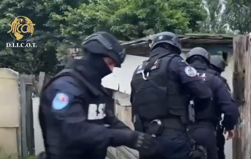 Cum profita de pe urma oamenilor săraci o grupare criminală care acționa în mai multe județe din țară: păgubiții se trezeau cu datorii la bancă I VIDEO  