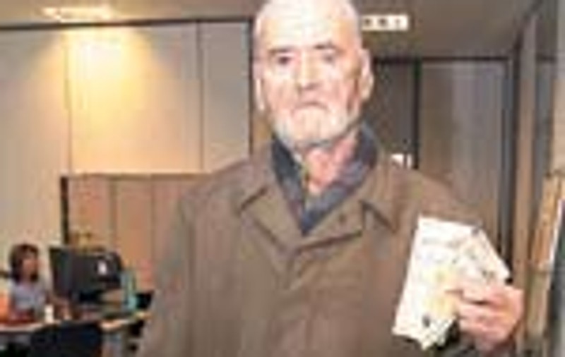 Un milion de lei de la un pensionar fara casa