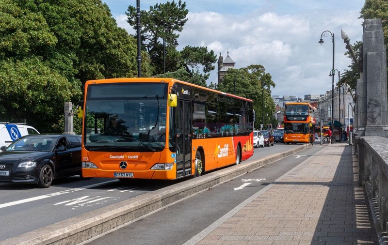 „Nu, nu, nu, nu, nu, nu”, a exclamat un cuplu galez, după ce s-a trezit cu o stație de autobuz în fața casei: „Dumnezeu știe câți copii vor face gălăgie”