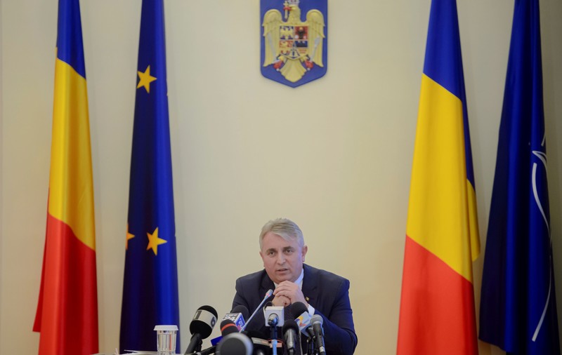 Cu câteva zile înainte de rotativa guvernamentală, Consiliul Național de Etică, aflat în subordinea Ministerului Cercetării, a decis că Lucian Bode nu a plagiat în cartea care reprezintă teza sa de doctorat - SURSE