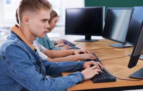Simulare Bacalaureat 2026. Subiectele și baremul de corectare la Informatică