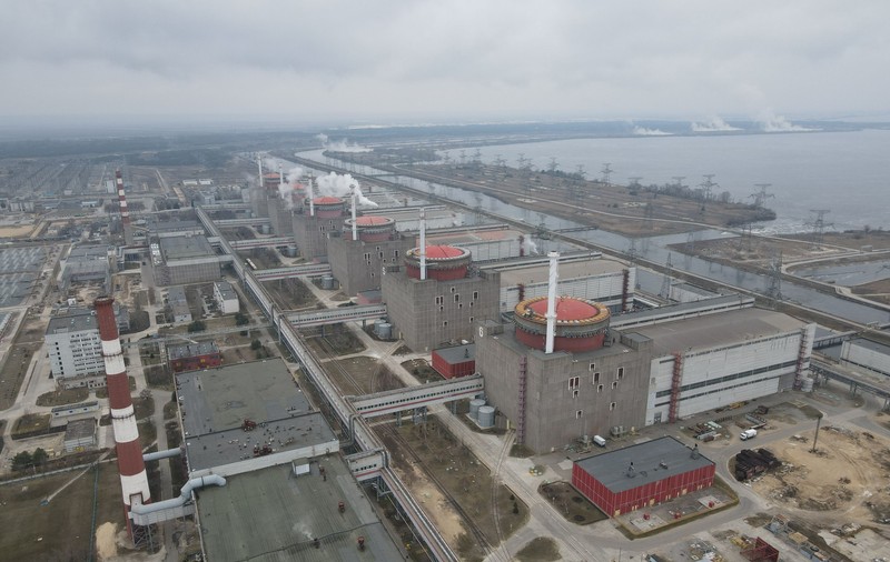 Rusia va conecta centrala de la Zaporojie la Crimeea, spune un oficial ucrainean. „Mai întâi avariază liniile electrice”