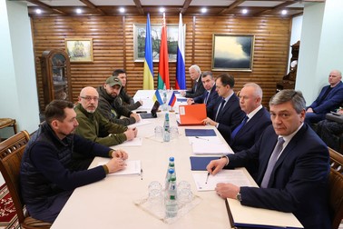 Echipele de negociere ale Ucrainei și Moscova, la o rundă de discuții în Belarus Foto: EPA