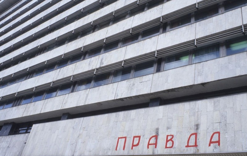 O nouă moarte suspectă în Rusia, fostul director al „Pravda” a căzut de la etajul 14: „Căderile de la fereastră continuă”