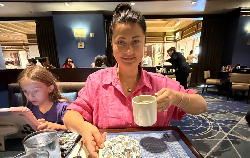 Ce a nemulțumit-o pe Gabriela Cristea la micul dejun din America: „Să-mi scuzați exprimarea, dar pare spălătură de ciorapi”