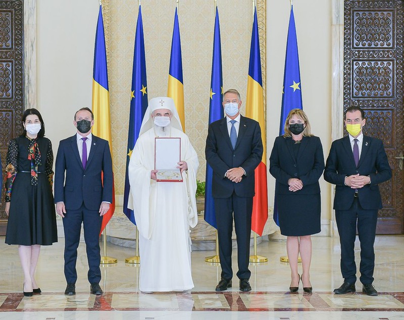 Patriarhul Daniel a împlinit 70 de ani şi a fost decorat de Klaus Iohannis