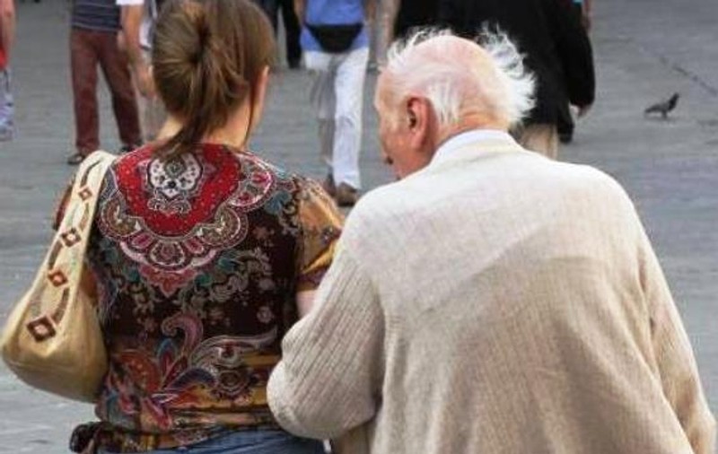 Un italian în vârstă de 90 de ani este judecat pentru că a abuzat-o sexual pe o îngrijitoare româncă