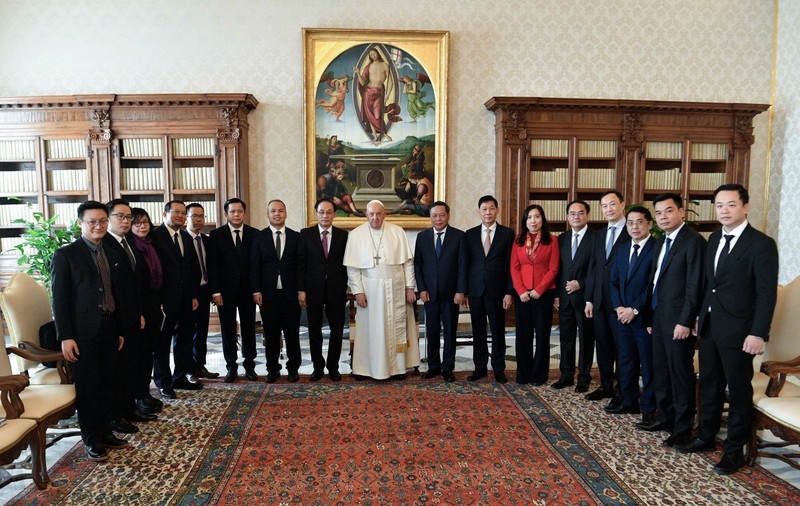 Papa Francisc a primit o delegație a Partidului Comunist din Vietnam, iar Vaticanul anunță că el „este dornic" să viziteze această țară