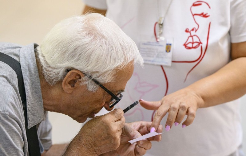 Pensionarii bolnavi vor primi bani în plus, din iulie 2026, fără cereri sau recalculări