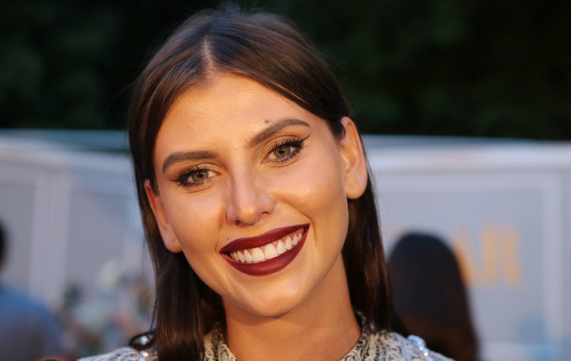 VIDEO EXCLUSIV/ Roxana Ilie s-a întors în România la brațul unui francez. „Este cel mai tare reporter de tot ce înseamnă fashion”