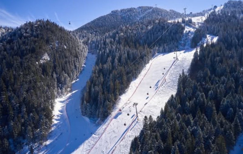 O nouă pârtie se deschide în Poiana Brașov. Se anunță reduceri semnificative la ski-pass-uri. Cine poate beneficia de ele