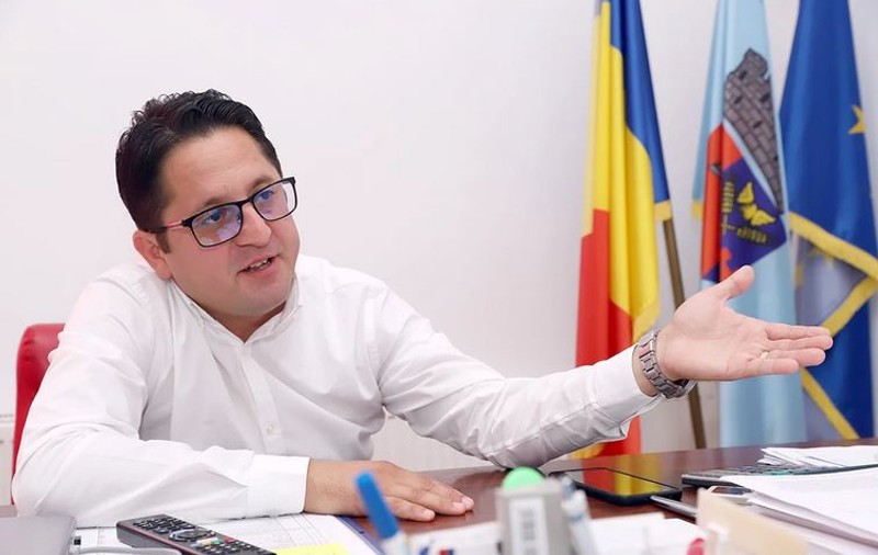 Viceprimarul orașului Caracal, Octavian Stănescu, despre cei care iau oameni la ocazie: "Nu trebuie să existe, dar nu avem prerogative de a-i controla"