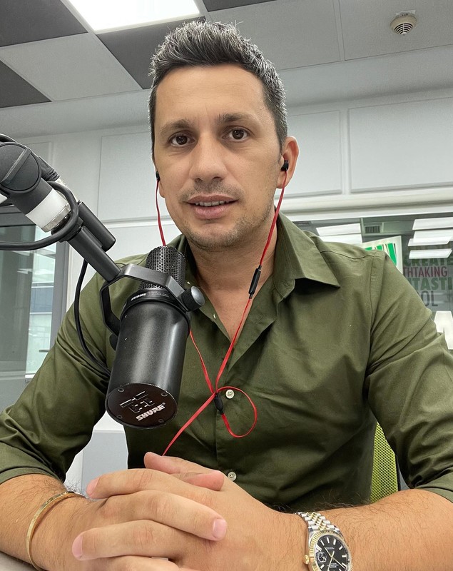 Cum sună maneaua „Bacu' la română”, lansată de Flick înainte să înceapă examenul de bacalaureat: „Am făcut melodia asta să mai şi zâmbim”