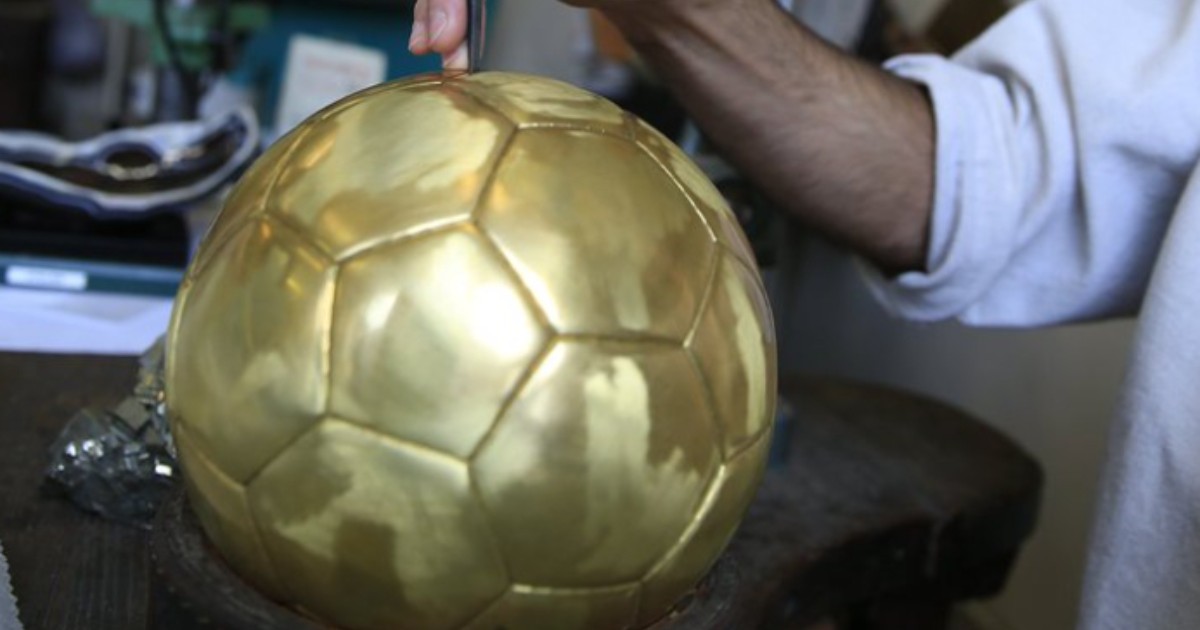 Imagine cu Balonul de Aur.