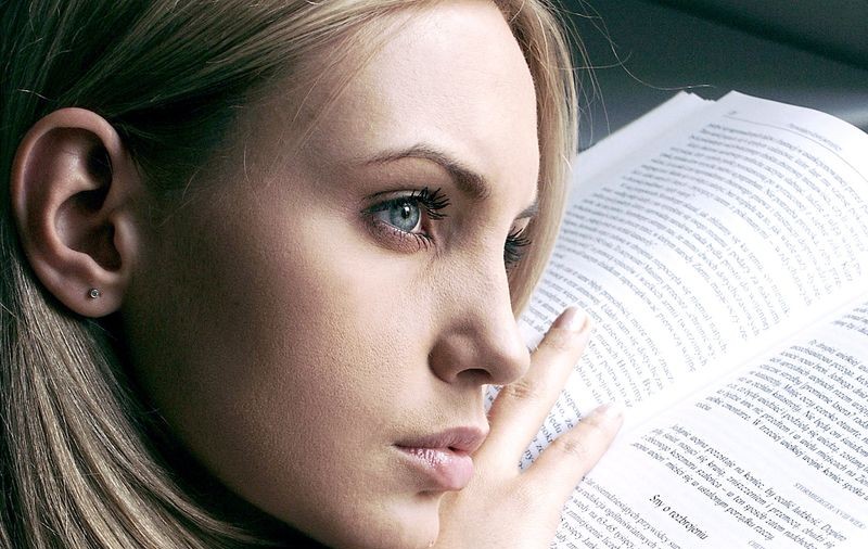 Interzise la şcoală pentru că sunt "prea blonde"