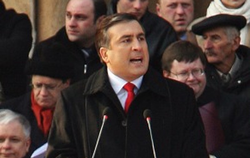 Zeci de mii de georgieni au ieşit în stradă 