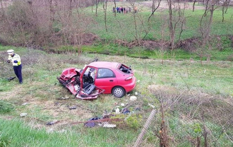 Șofer nevinovat, mort într-un accident în Cluj. A fost izbit în plin de un tânăr care circula cu viteză (FOTO & VIDEO)