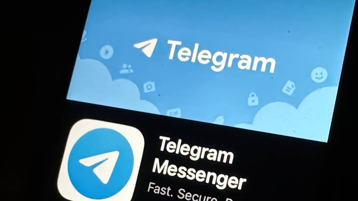 Aplicația Telegram, instalată pe un telefon mobil.