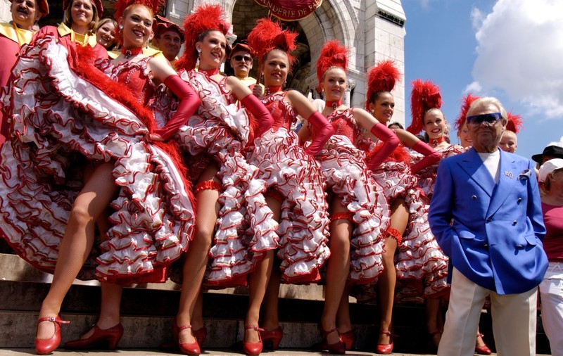 SUPER PERFORMANȚĂ! Dansatoarele de la MOULIN ROUGE, TREI noi RECORDURI MONDIALE! | VIDEO