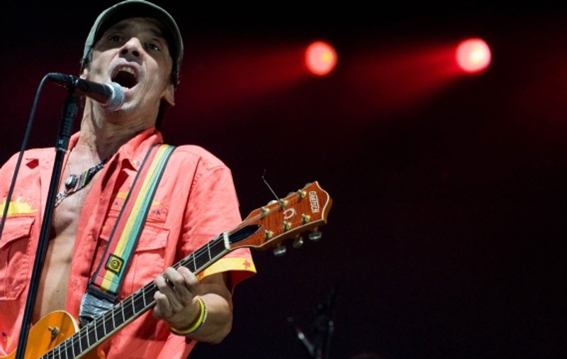 Plăteşti despăgubiri de 90.000 de euro dacă îl plagiezi pe Manu Chao