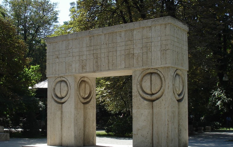 RADAr CULTURAL. Porțile, cheile, cărțile