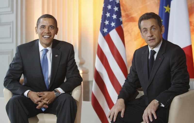 Sarkozy l-a învăţat pe Obama să sărute franţuzeşte
