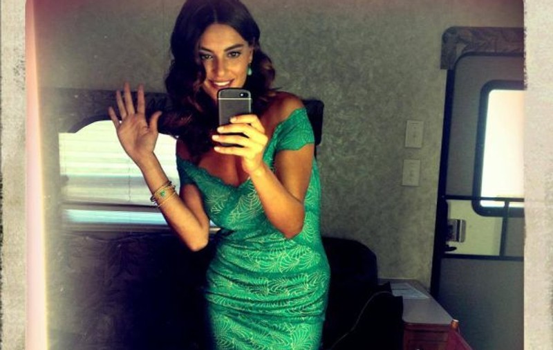 CATRINEL MENGHIA SE PREGĂTEŞTE DE UN MARE EVENIMENT DIN VIAŢA EI! | FOTO