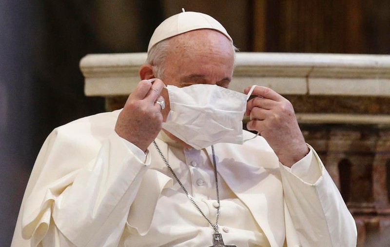 Papa Francisc, despre Covid-19: “Este o doamnă care ne face mult rău”. Suveranul Pontif îndeamnă la respectarea măsurilor de prevenție