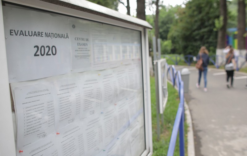 Unul din doi copii din mediul rural nu poate să facă calcule de bază, dar noi ne bucurăm că a crescut numărul de medii de 10 la Evaluarea Națională