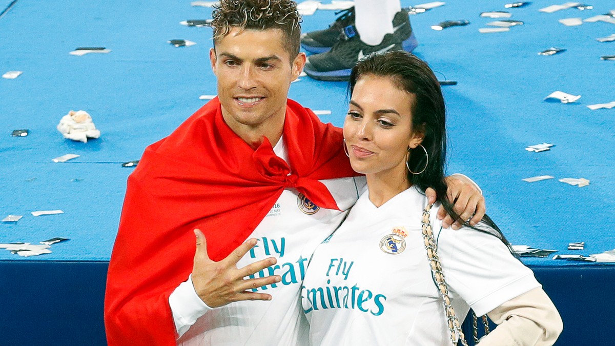 Iubita lui Cristiano Ronaldo, spectaculoasă la Festivalul de Film de la Veneția. I-a înnebunit pe toți cu posteriorul ei și rochia transparentă | FOTO