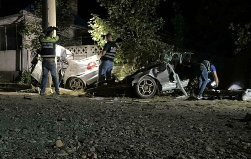 Cine erau cei doi polițiști care au murit în accidentul de la Târgu Lăpuș: „Le-au fost dragi mașinile. Băieți foarte faini”. Mașina lor s-a rupt în două