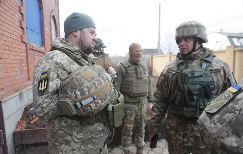 Echipă CNN și mai mulți jurnaliști, atacați cu tir de mortiere, în timp ce se aflau pe linia frontului din estul Ucrainei. O grupare militară privată, acuzată de „sabotaj”