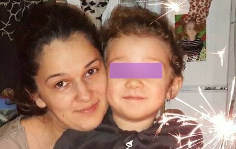 Medicii de la Spitalul de Copii din Cluj, acuzați că au ignorat problemele unei fetițe bolnave. „Își tușea plămânii și stomacul afară”