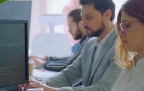 Salariile din Capitală, cu aproape 50% mai mari față de restul țării. Care sunt cele mai bine plătie domenii