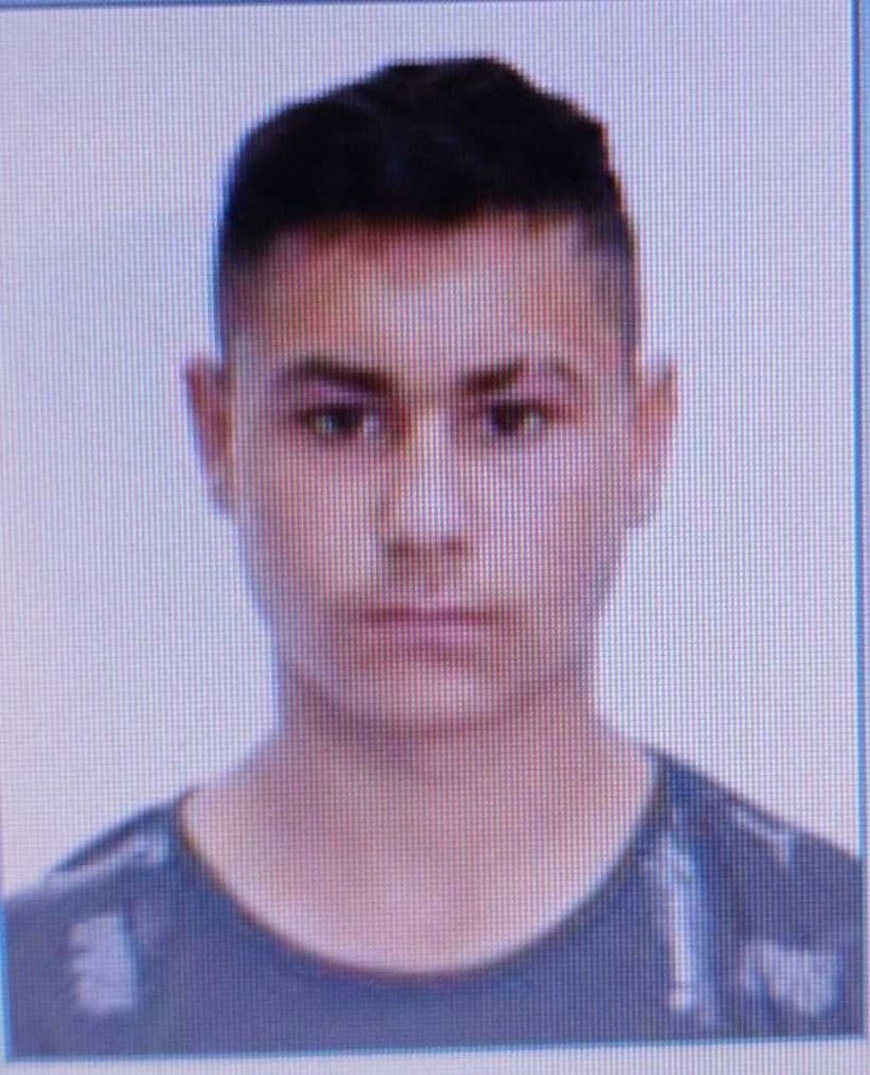 Tânărul evadat de sub escorta Poliției este acum căutat în zona Turda.