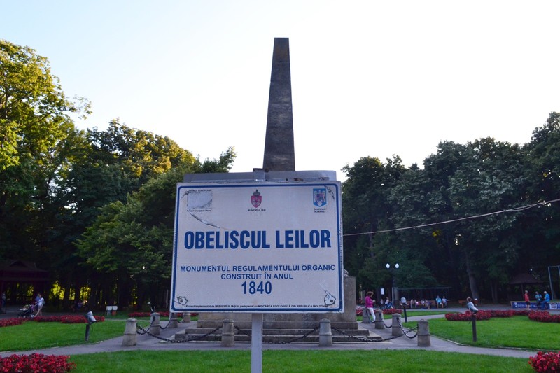 Monumentul a fost ridicat în 1840