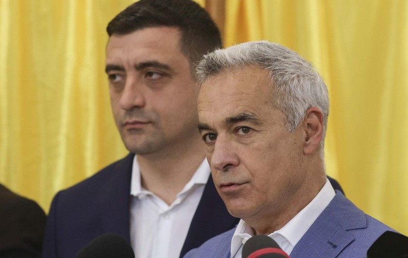 Ce înseamnă ca George Simion să devină președinte: România se află în faliment nedeclarat, există riscul să nu se plătească pensiile, leul va cădea