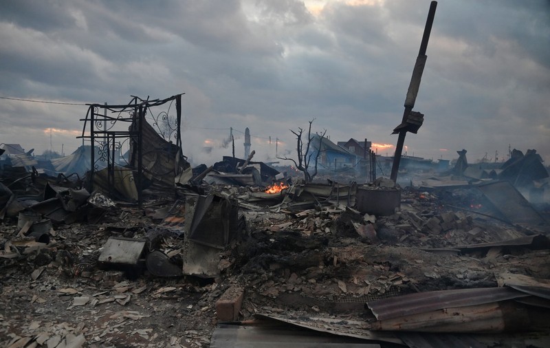 Incendii puternice în Siberia. Șapte oameni au murit și peste 500 de case au fost distruse