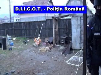 Capturi video din înregistrările autorităților în care putem vedea condițiile mizere în care erau ținuți sclavii