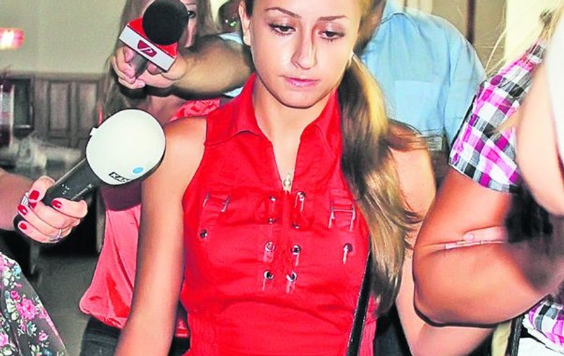 LOVITURĂ DE TEATRU! Educatoarea Claudia s-a întors în arest